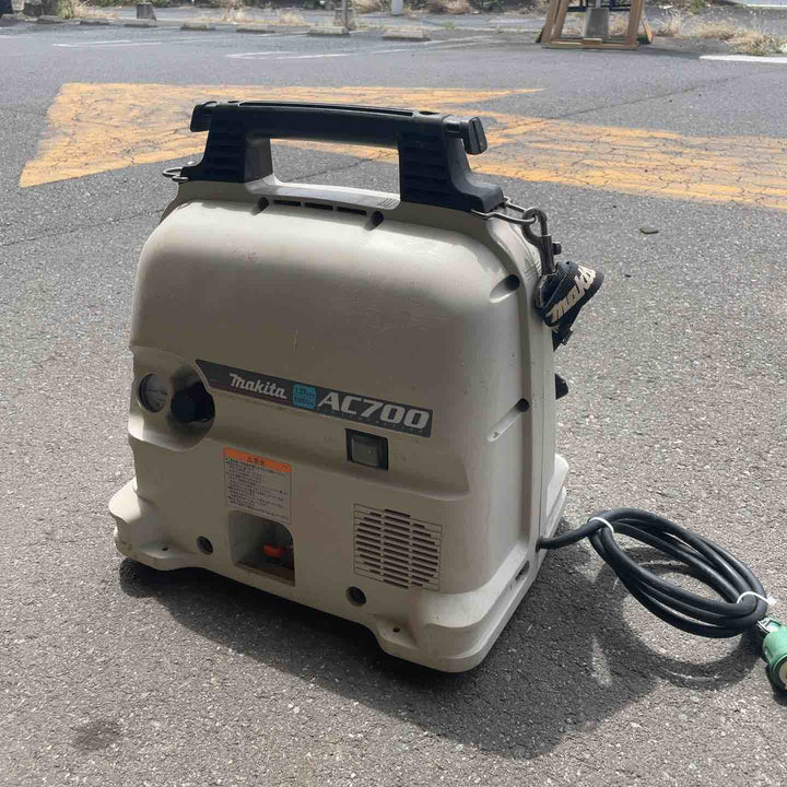 マキタ(makita) エアコンプレッサー AC700【桶川店】