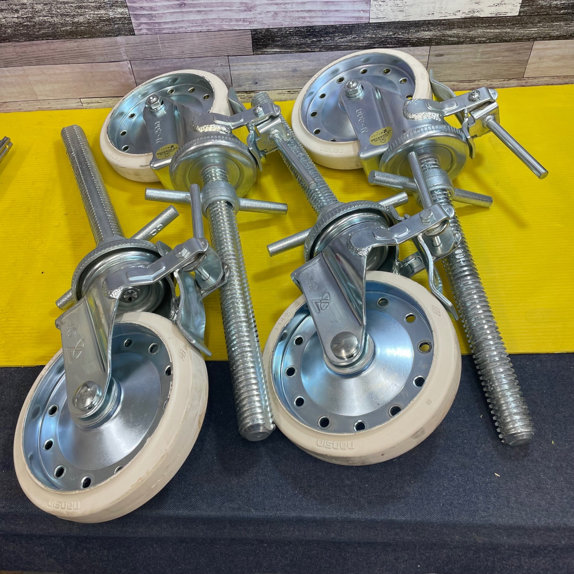 【中古品】ナンシン　M-200　足場キャスター　4個セット【店頭引取限定】【ハンズクラフト熊本店】 0GK4ZPgAMcbjLY7T1vU5fSHo4br0w7
