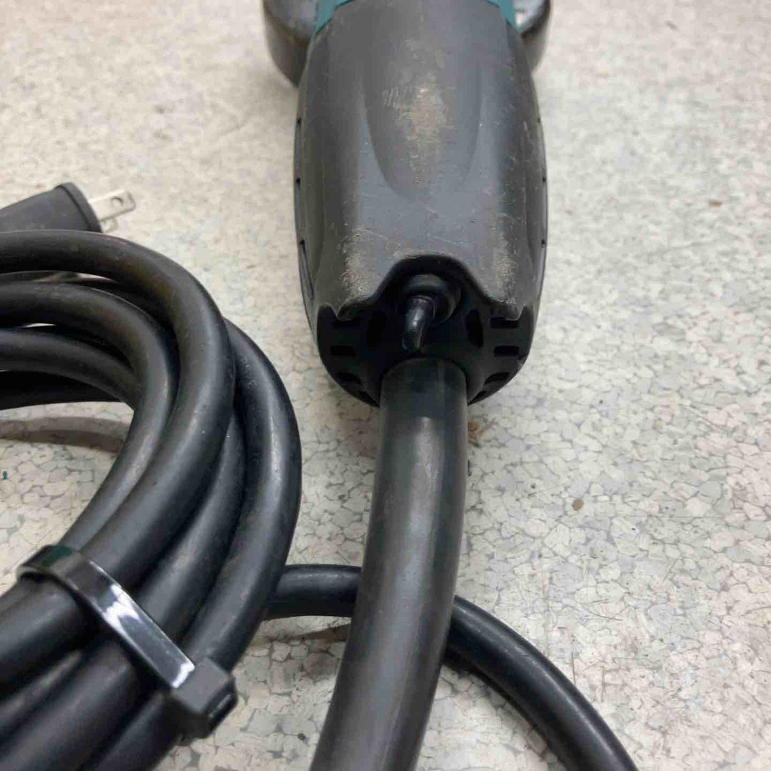 ☆マキタ(makita) 100mmディスクグラインダ GA4033【八潮店】