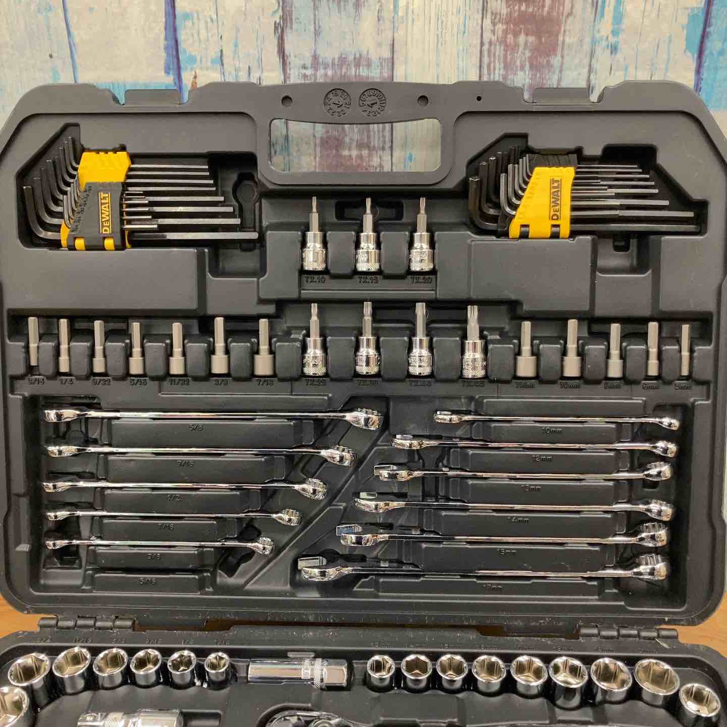 美品/中古】DEWALT (デウォルト) メカニックツールセット 173ピース 欠