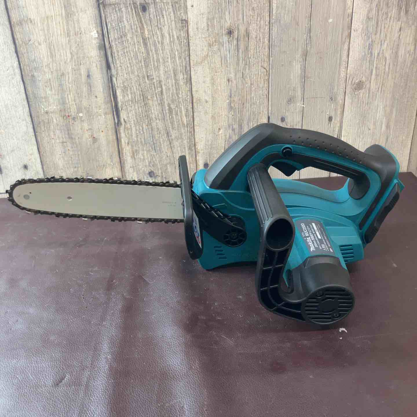 【中古品】マキタ(makita) コードレスチェーンソー MUC250DZ 36V 充電式 本体のみ【東大和店】 中古品】マキタ(makita) コードレスチェーンソー MUC250DZ 36V 充電式