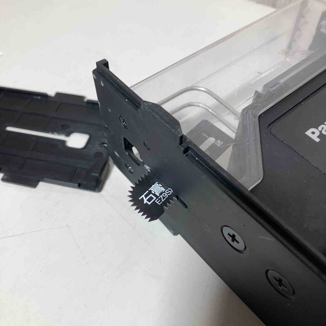 ◇パナソニック(Panasonic) コードレス角穴カッター 本体のみ EZ45A3X-B  ボードカッタ【戸田店】