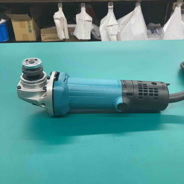 ☆マキタ(makita) 100mmディスクグラインダ 9533BL【戸田店】