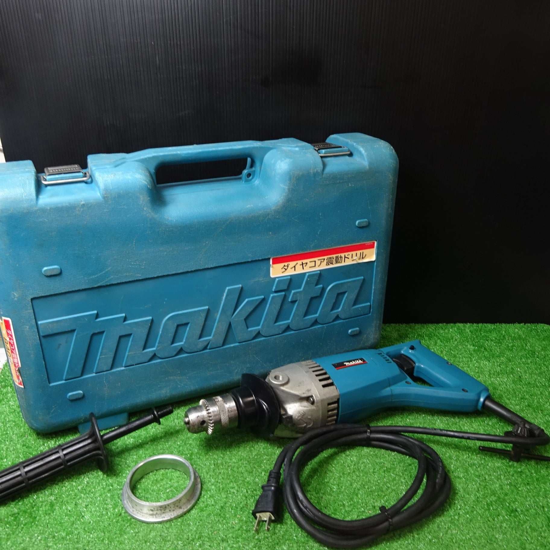 〇マキタ(makita) ダイヤコア震動ドリル 120mm 8406C【岩槻店】