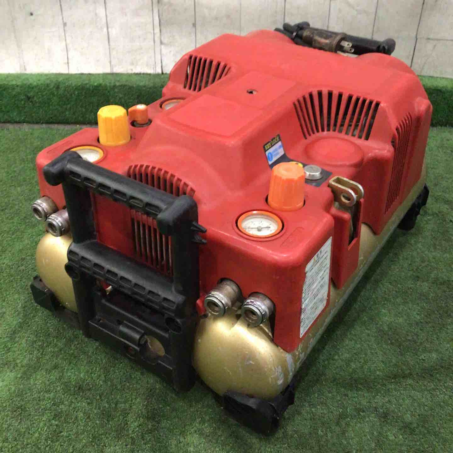 現状品】◇マックス(MAX) スーパーエアコンプレッサ AK-HH1250E2