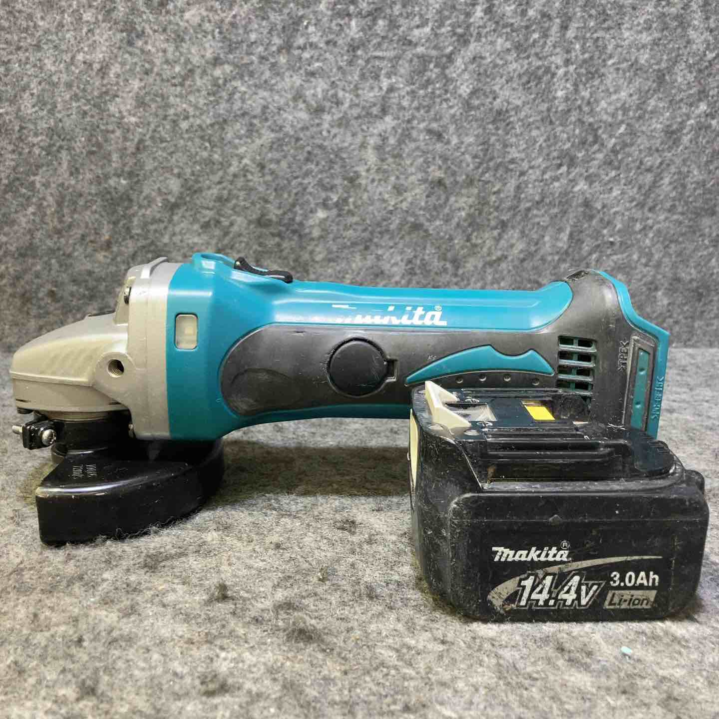 マキタ(makita) 100mmコードレスディスクグラインダ GA400DZ+BL1430 【桶川店】 マキタ(makita) 100mmコードレスディスクグラインダ GA400DZ+BL1430