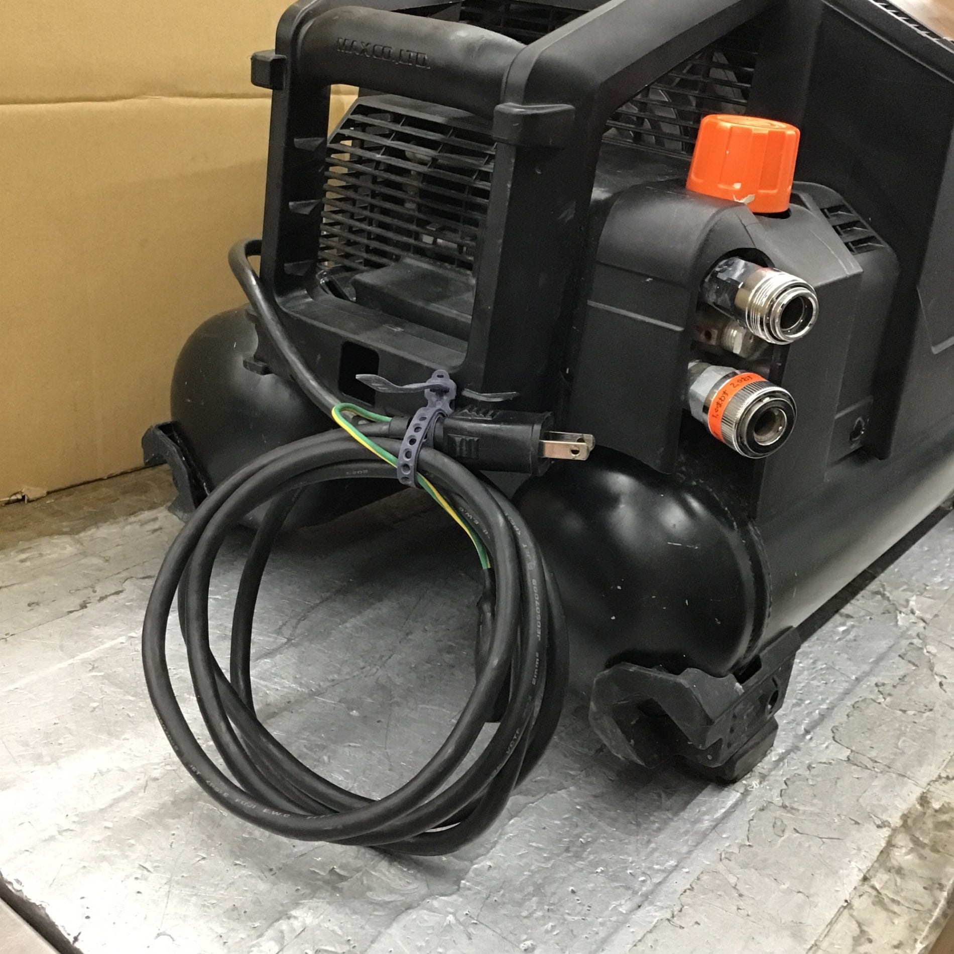 とと ☆比較的綺麗☆ MAX マックス 高圧専用 スーパーエアコンプレッサー AK