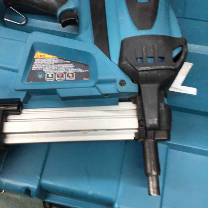 ★マキタ(makita) コードレスコンクリート用ガスピン打ち機 GN420C【戸田店】