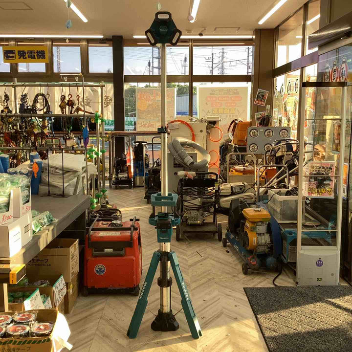 ★マキタ(makita) コードレスタワーライト ML814【越谷店】