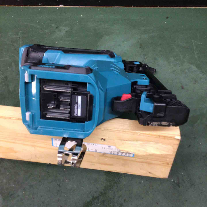 ★マキタ(makita) コードレスフィニッシュネイラ FN001GZK【戸田店】