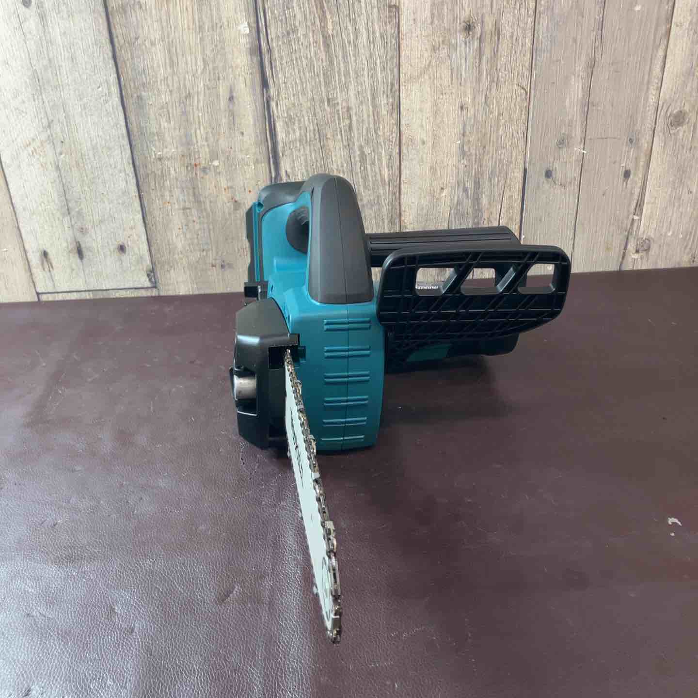 中古品】マキタ(makita) コードレスチェーンソー MUC250DZ 36V 充電式