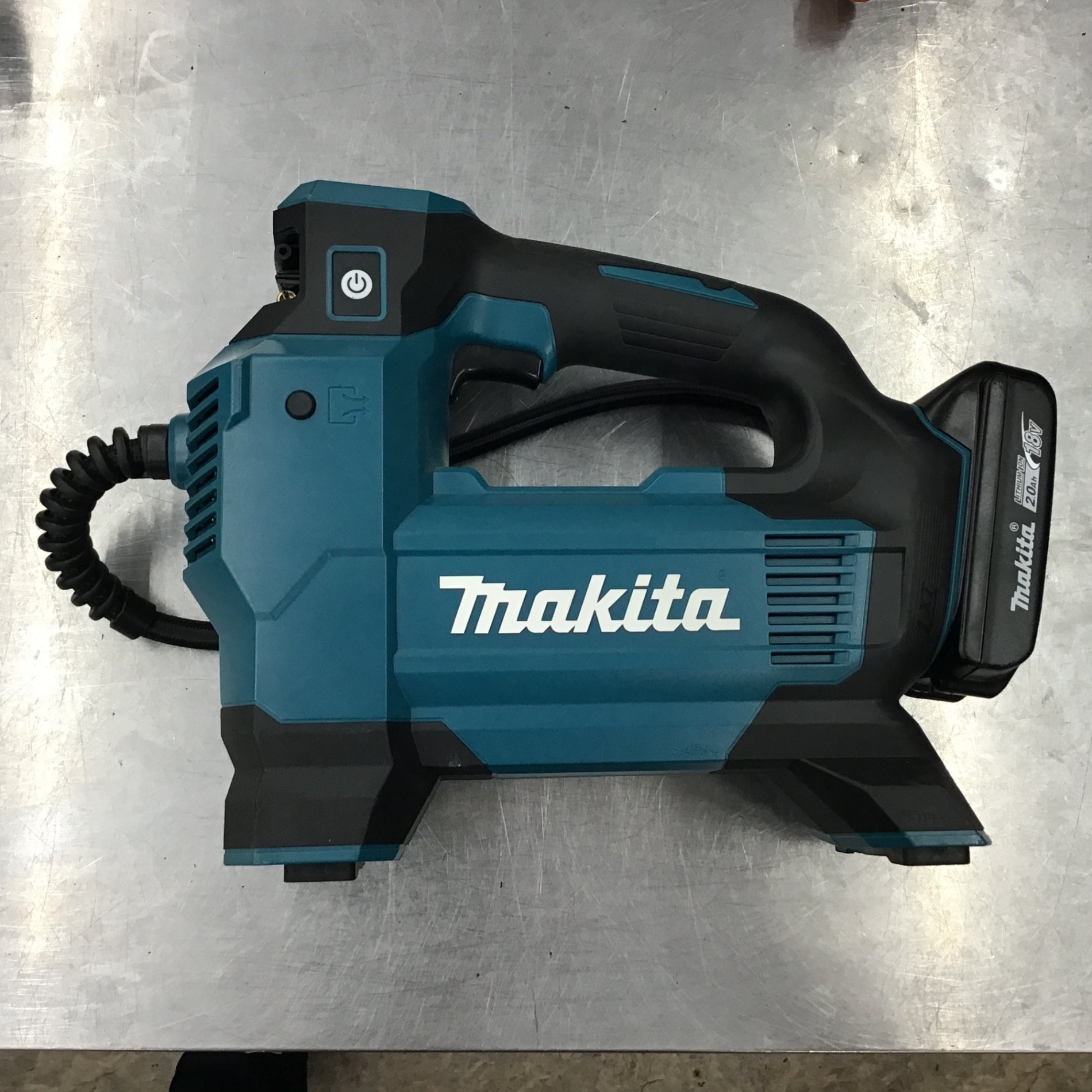 ★マキタ(makita) コードレス空気入れ MP181DZ【所沢店】