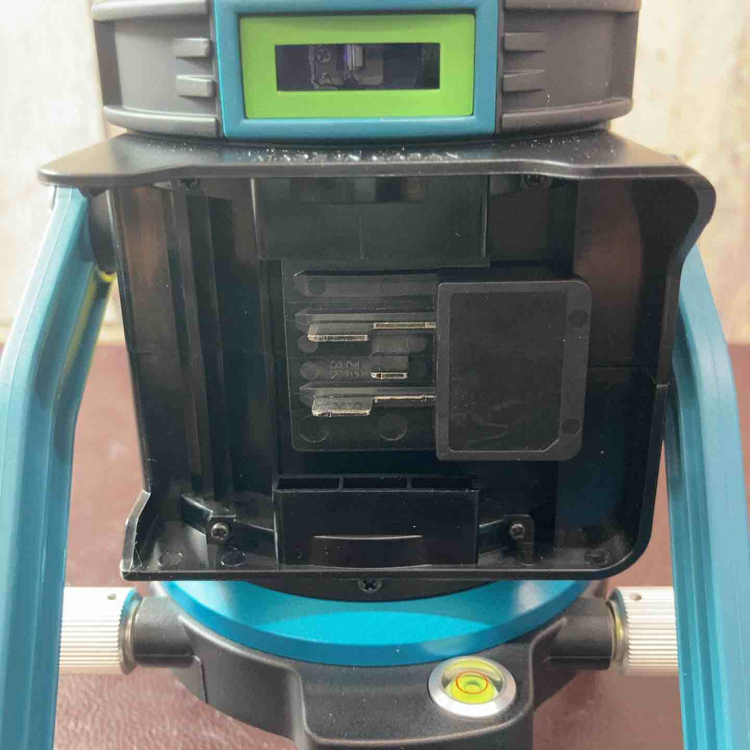 【未使用(店頭展示品)】★マキタ(makita) コードレスグリーンレーザー墨出し器 SK505GDZN 超高輝度 フルライン (SK505GDN)【東大和店】