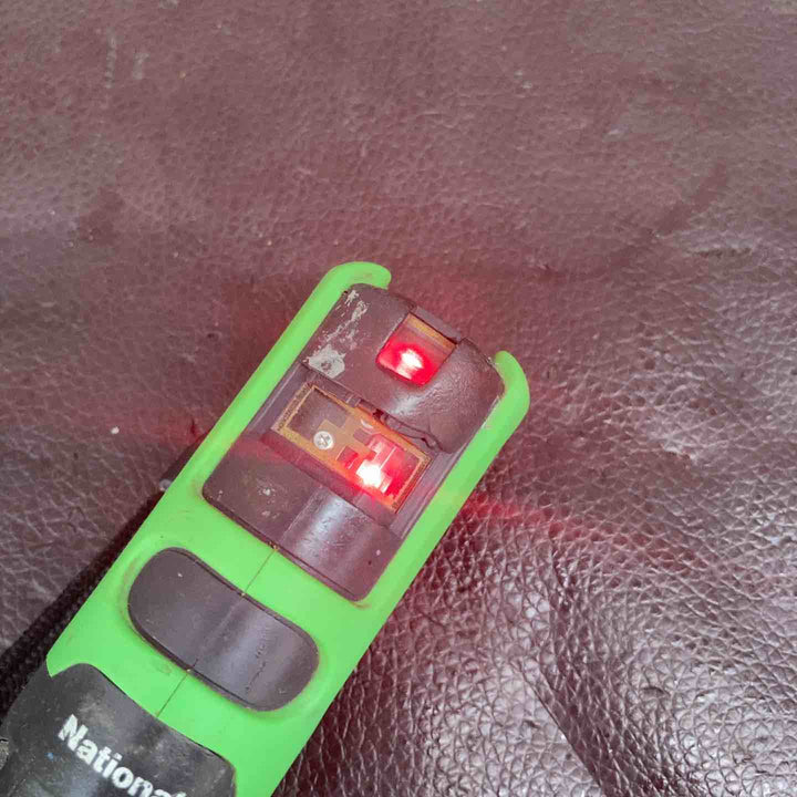 【中古品】 パナソニック(Panasonic) レーザー墨出し器 墨出し名人 十字・地墨 BTL1100G 【東大和店】