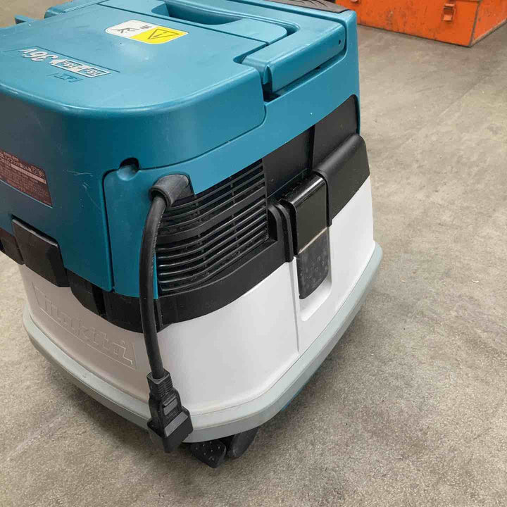★マキタ(makita) コードレス集じん機 乾湿両用 VC860DZ【川崎店】