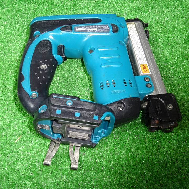 ☆マキタ(makita) コードレスタッカ ST420DZK【岩槻店】