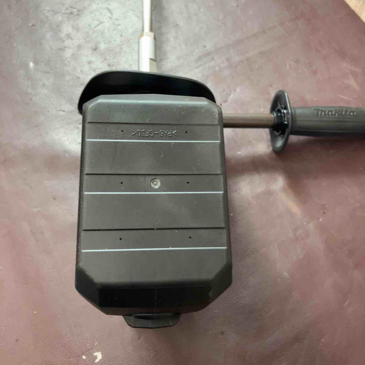 【中古品】 マキタ(makita) コードレスかくはん機 UT130DZ 充電1回バッテリー 18V/6.0Ah BL1860B 1個付 充電式撹拌機 【東大和店】