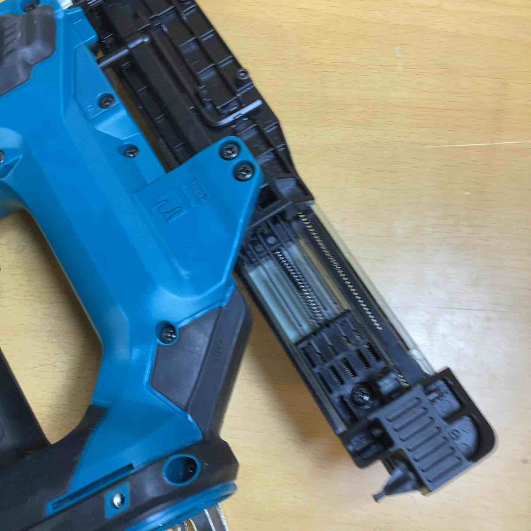 ★マキタ(makita) コードレスピンネイラ PT352DZK　14.4V3Ah付き 50回3/4【越谷店】