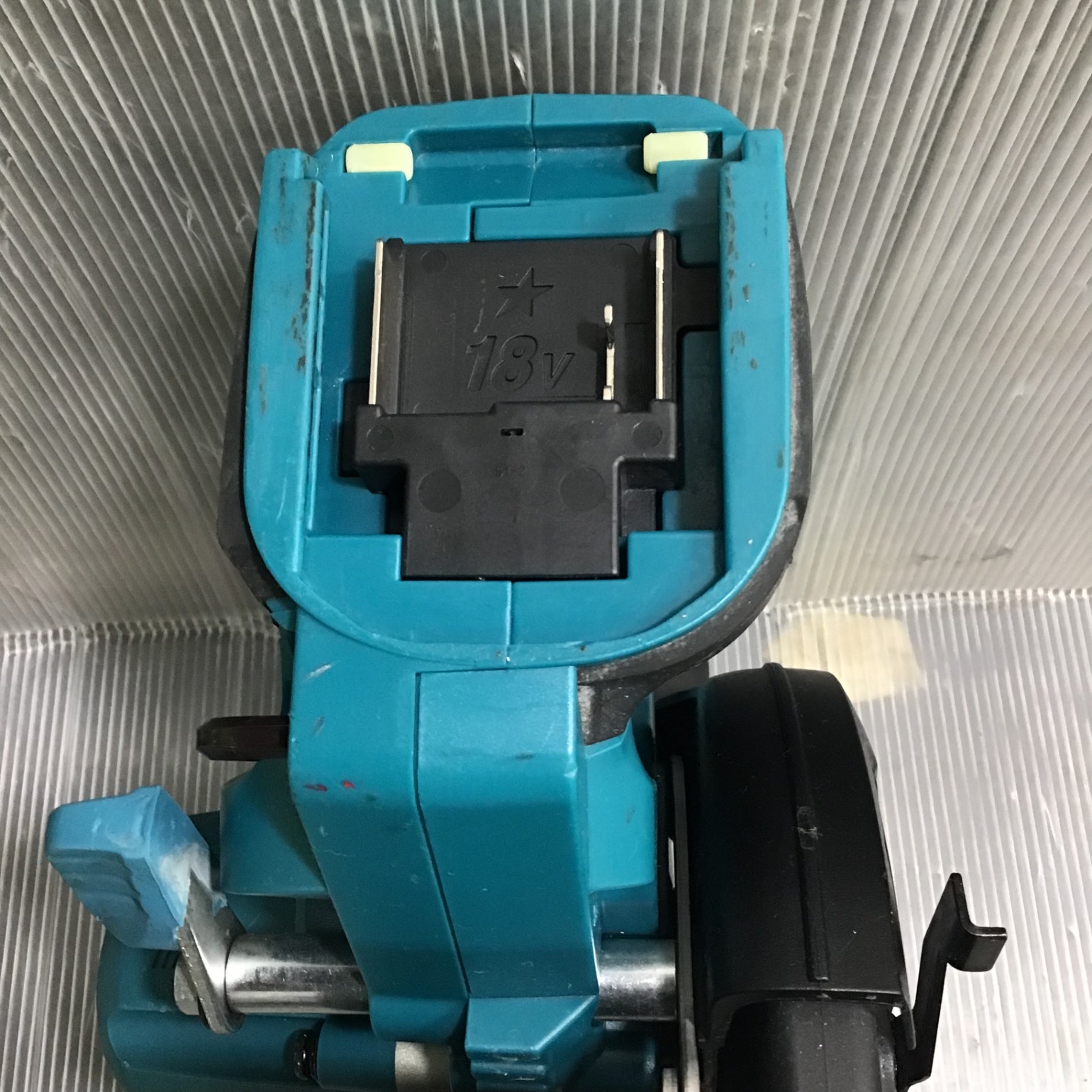 ☆マキタ(makita) コードレスチップソーカッター CS551DZ【草加店