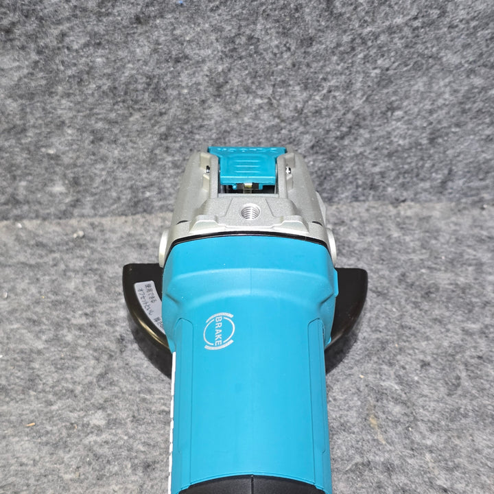 【未使用品】マキタ(Makita) 100ミリディスクグラインダ GA4061 ※外箱シール跡、ヨレ有り※【桶川店】