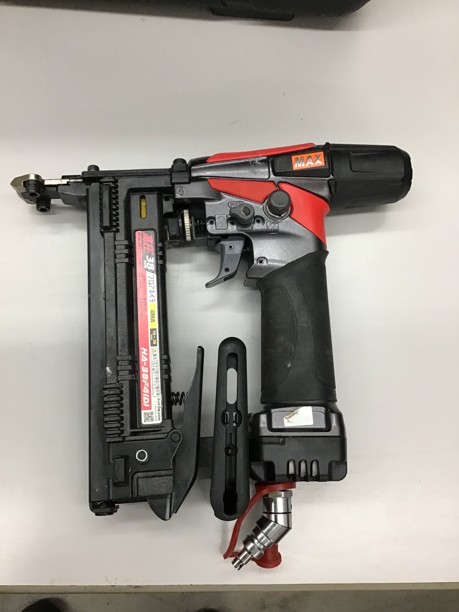 中古品】☆マックス(MAX) 高圧フロアタッカー HA-38F4(D) 【戸田店