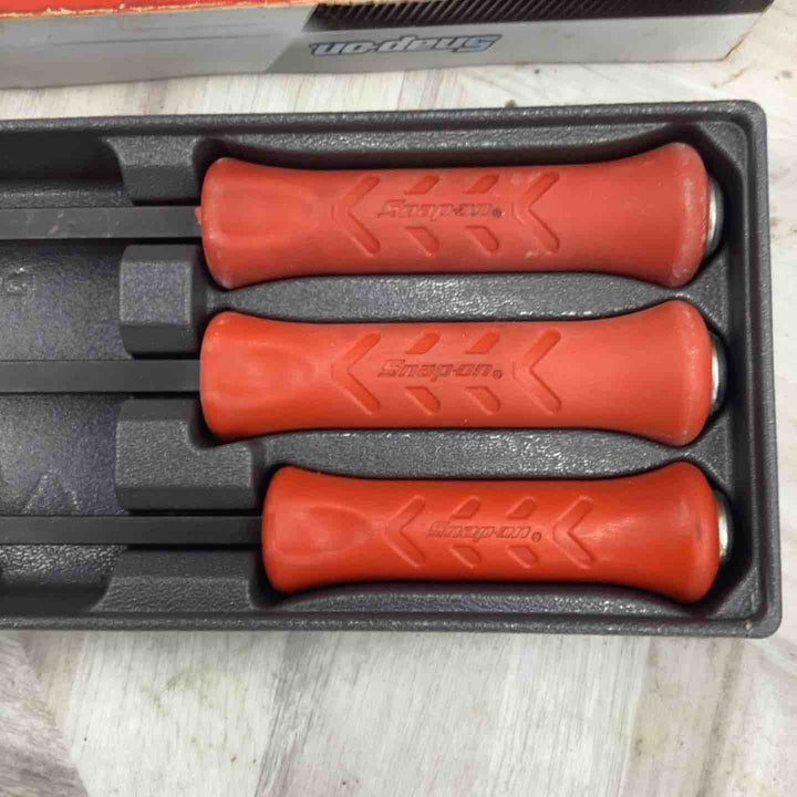 ◇ Snap-on ストライキングプライバーセット SPBS704AR【越谷店】