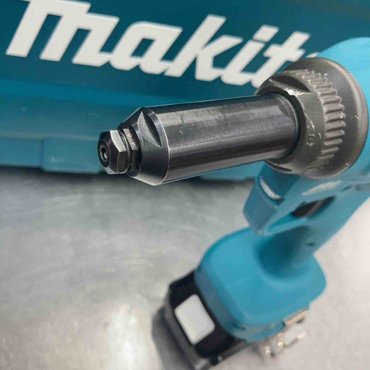 【中古美品】 マキタ(Makita) 18V 充電式リベッタ RV150DRG バッテリー2個付属 コードレス 【東大和店】