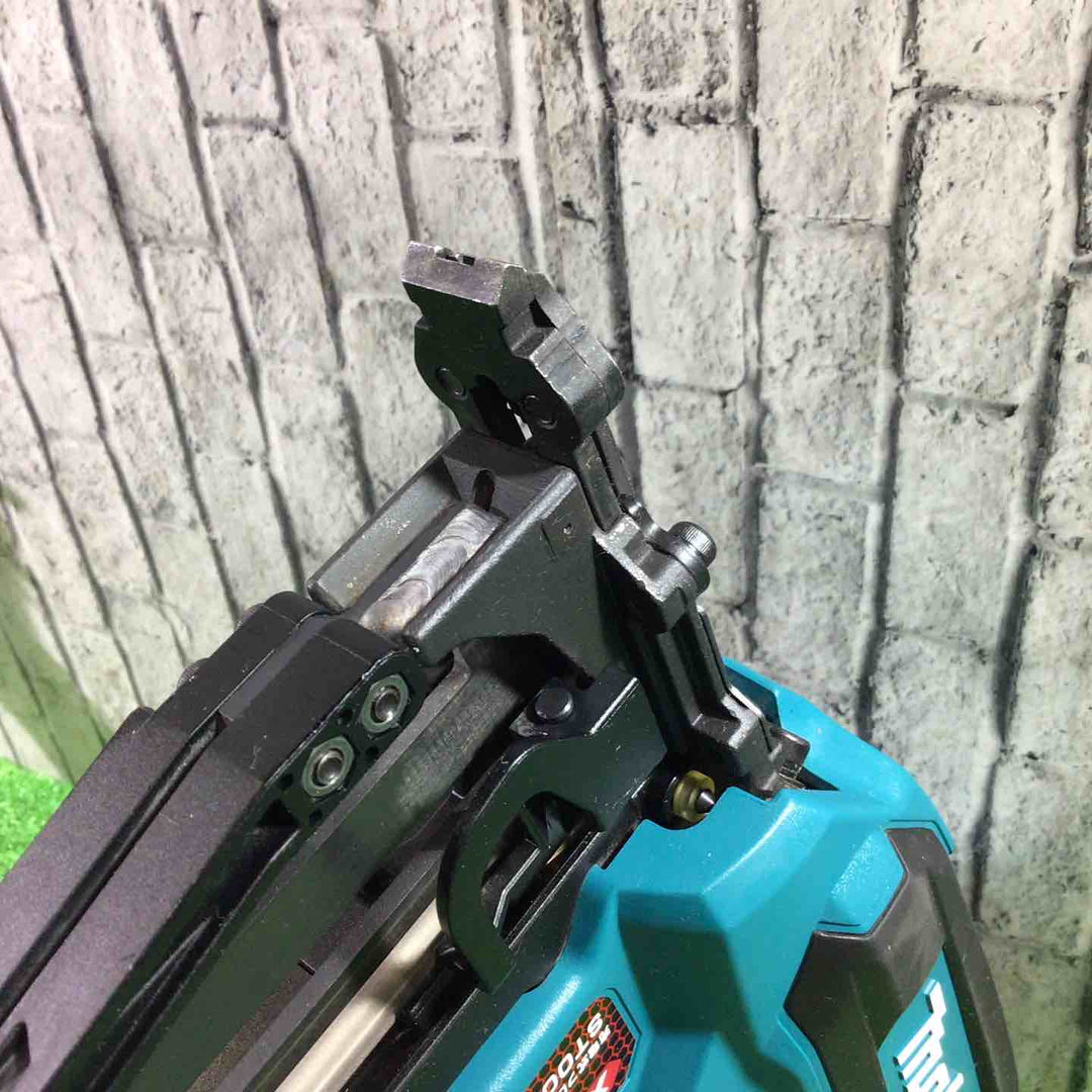 ★マキタ(makita) コードレスフロアタッカ ST003GZ【川口店】