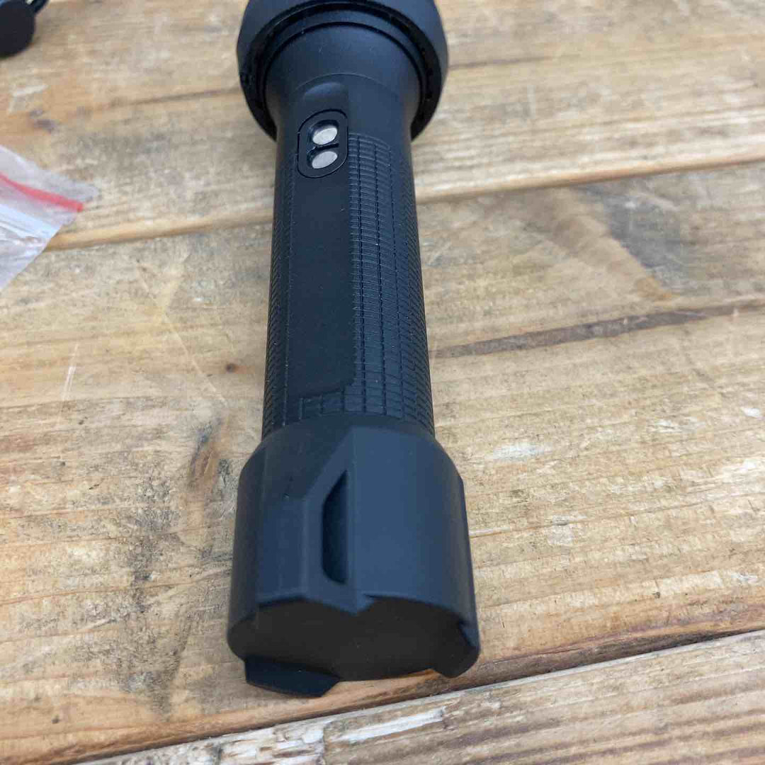 【中古美品】Ledlenser(レッドレンザー) LED懐中電灯 P5R 日常/作業用/小型軽量 【明るさ約420ルーメン】 【最長7年保証】 充電式 [日本正規品] 500897【東大和店】