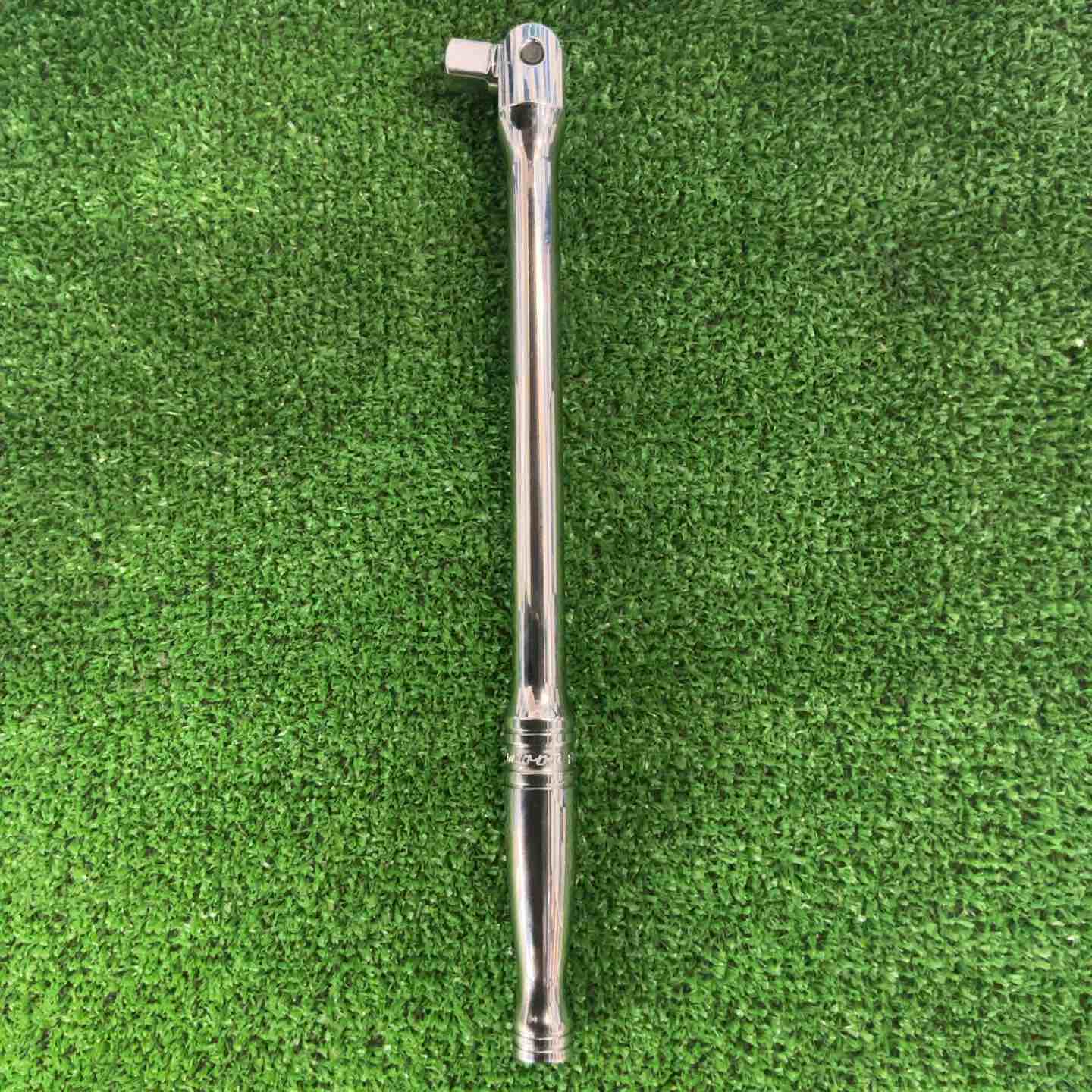 SNAP ON スナップオン　3/8　ブレーカーバー　 | Snap-on (スナップオン) 3⁄8 差し込み ブレーカーバー スピンナーハンドル グリップ付き グリーン 緑 FHBB12 G  [並行輸入品] | ラチェットレンチ