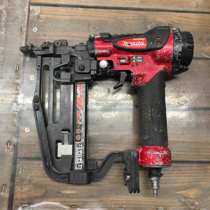 ◇マキタ(makita) 高圧フロアタッカ AT450H (4MA)【戸田店】