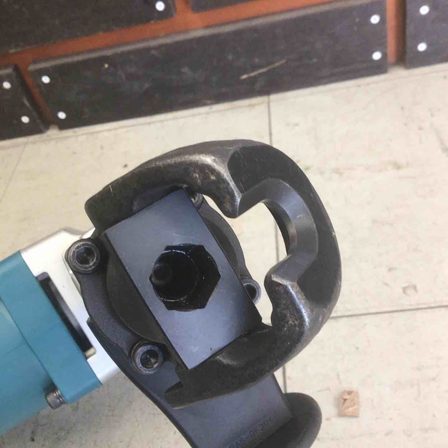 中古美品】 マキタ/makita 電動ハンマ HM0830 【鴻巣店】 – アクト
