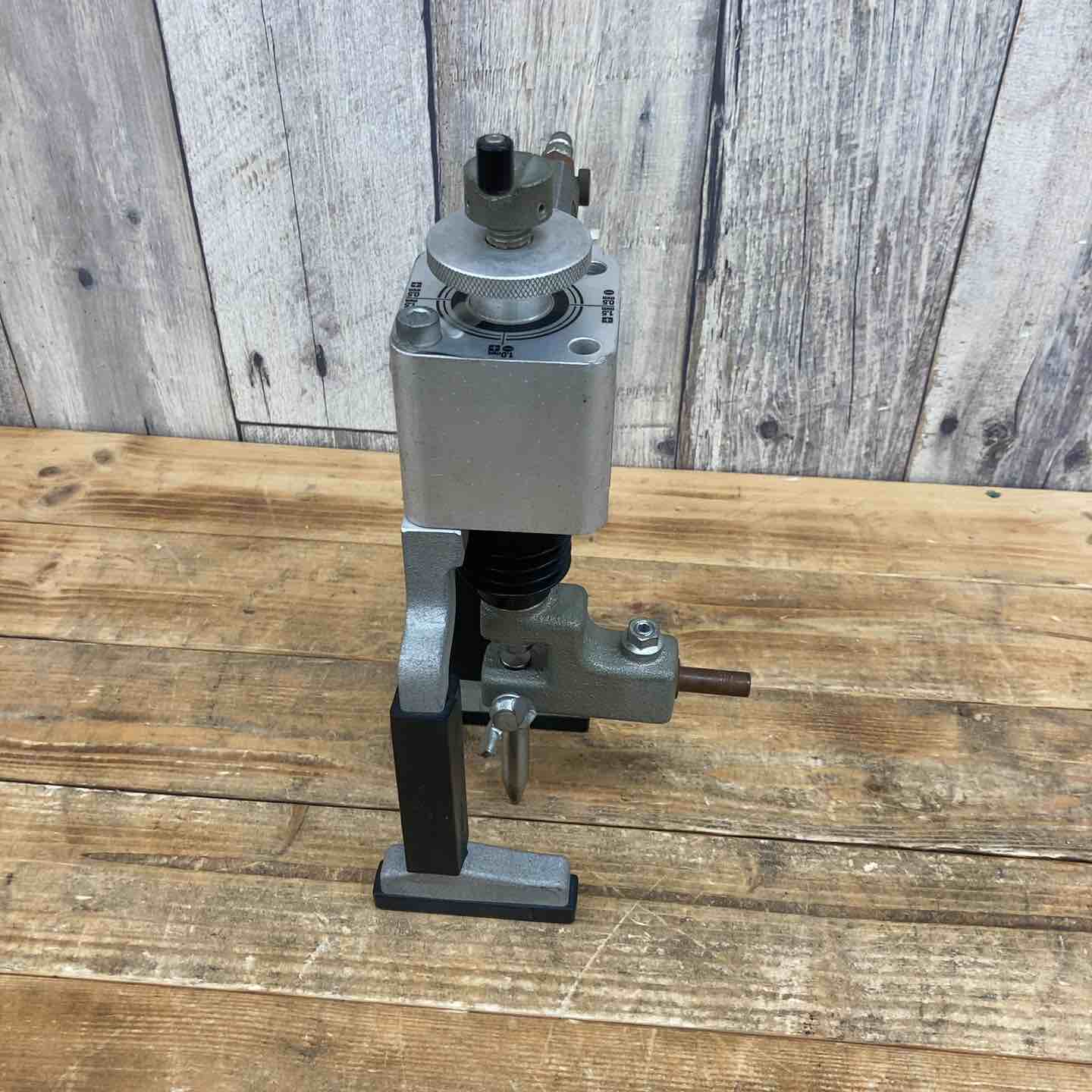 デューク DUKE エアープーラー スタッドプーラー EIWA 栄和 スタッド溶接機 板金 塗装 引き出し  栄和製作所 板金用エア式プーラー クイックプーラー デューク DUKE-NXW