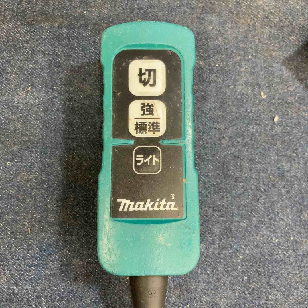 【中古品】☆マキタ(makita) コードレス背負い集じん機 VC260DZ ノズル無し肩紐破れあり【八潮店】