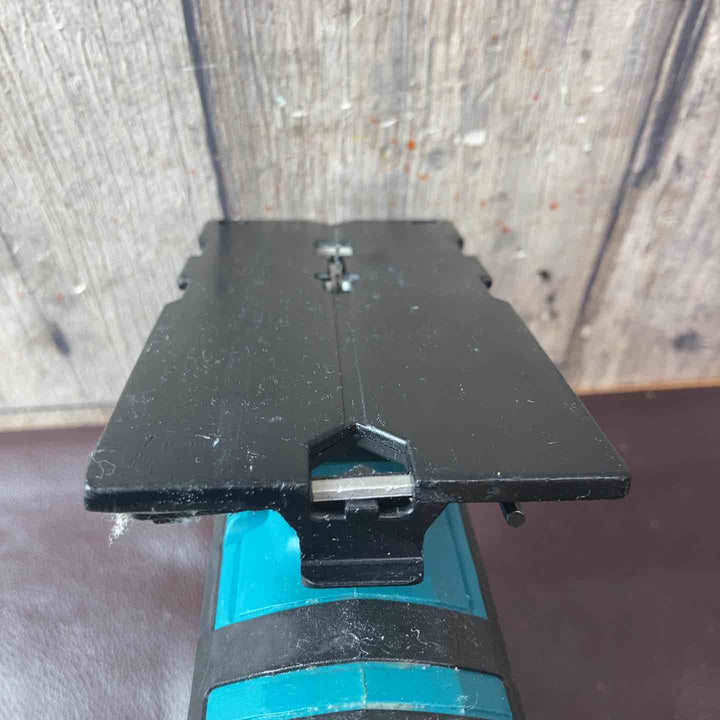 【中古品】☆マキタ(makita) コードレスボードカッタ SD100DZ【東大和店】
