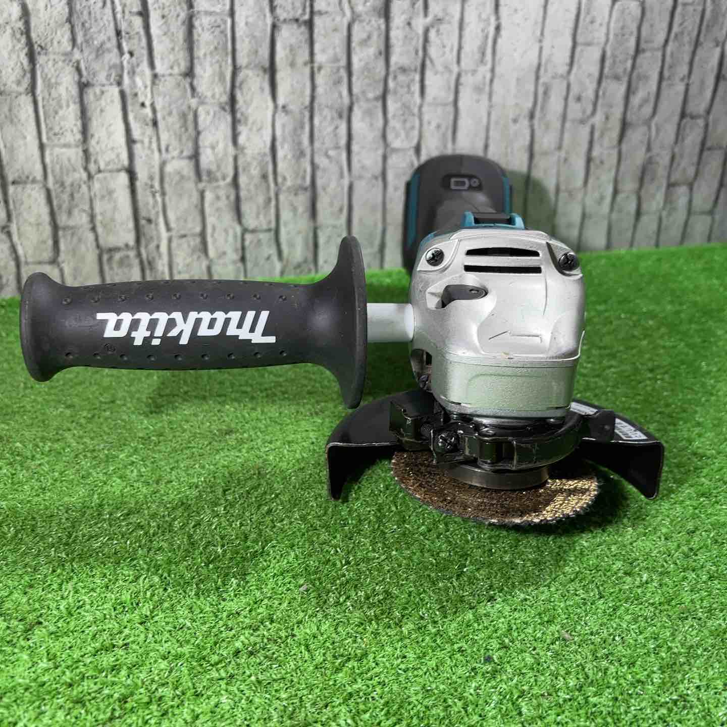 ☆マキタ(makita) 125mmコードレスディスクグラインダ 18V GA504DZN