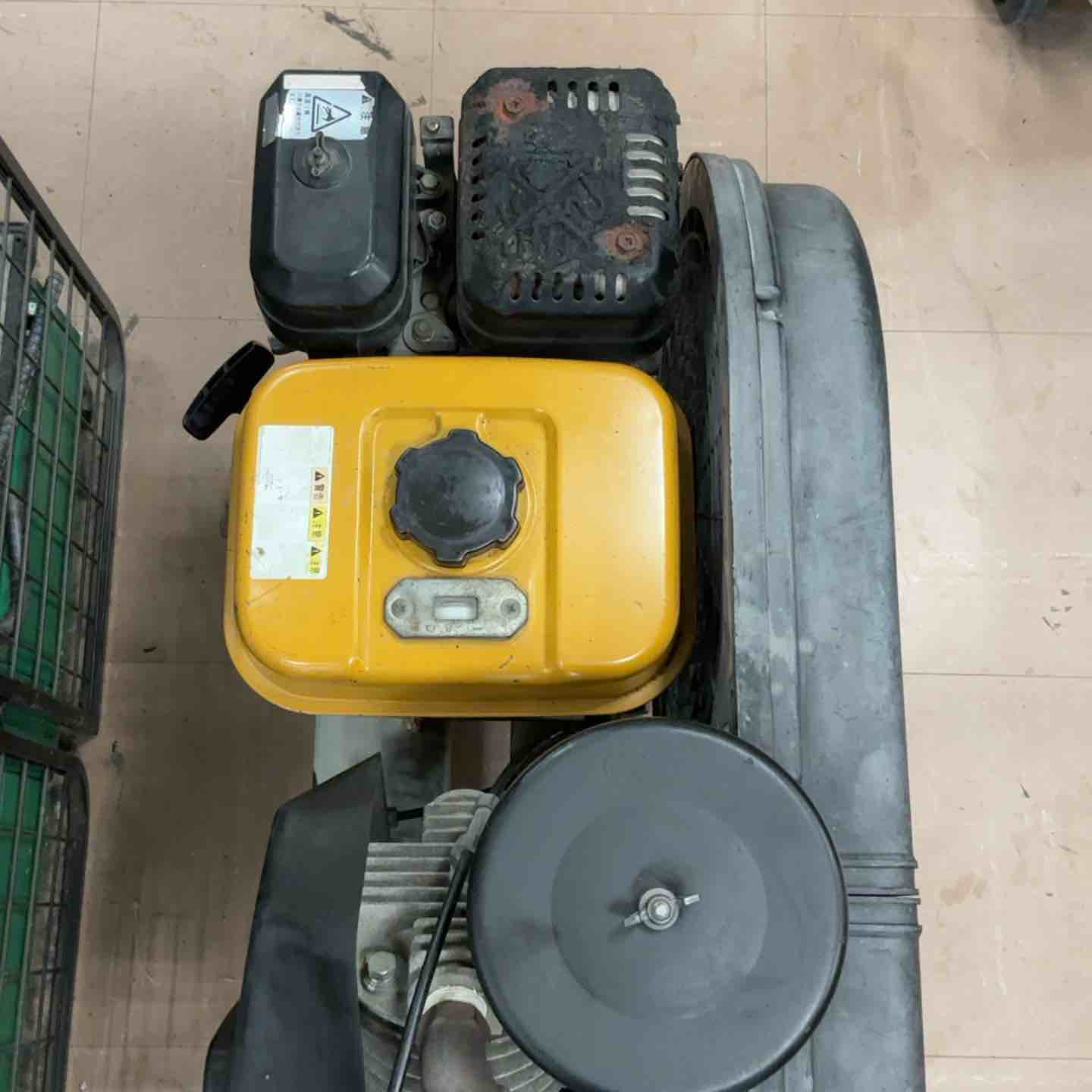 アネスト岩田 エンジンコンプレッサー 動作確認済。COMG PLUE22B-10