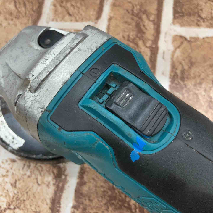 ☆マキタ(makita) 100mmコードレスディスクグラインダ GA404DZN (GA404DN)【所沢店】