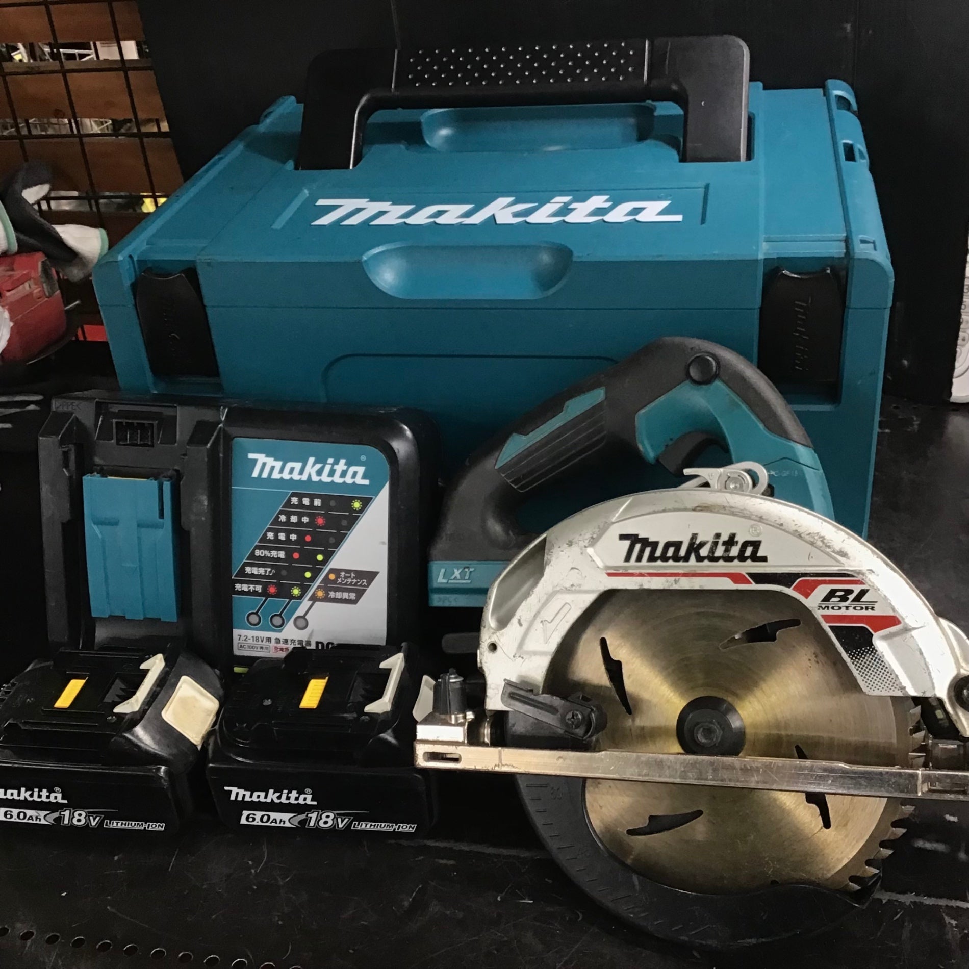 ★マキタ(makita) コードレス丸のこ HS631DRGX【草加店】