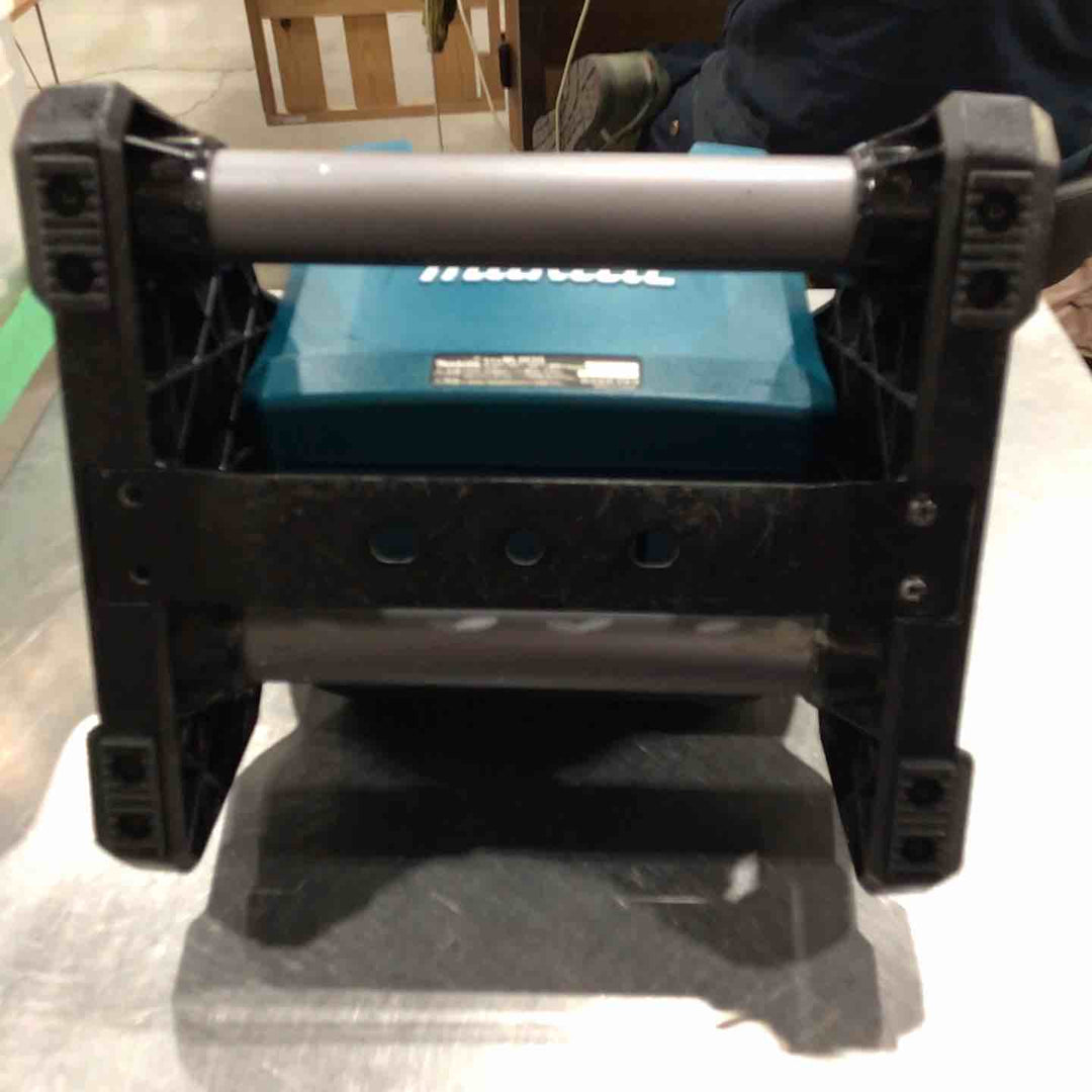 〇マキタ(makita) コードレススタンドライト 40Vmax 本体のみ/バッテリ・充電器別売 ML003G 青【川口店】