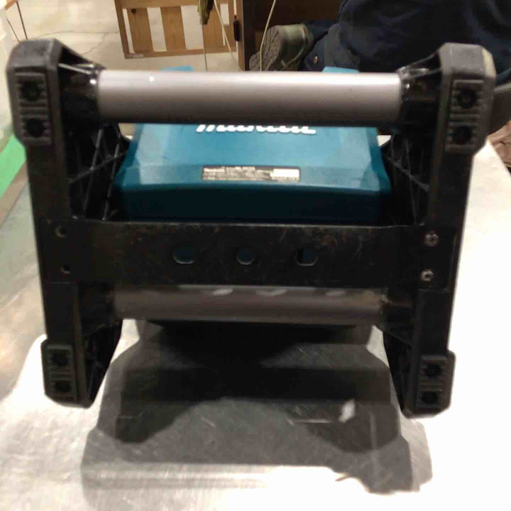 〇マキタ(makita) コードレススタンドライト 40Vmax 本体のみ/バッテリ・充電器別売 ML003G 青【川口店】