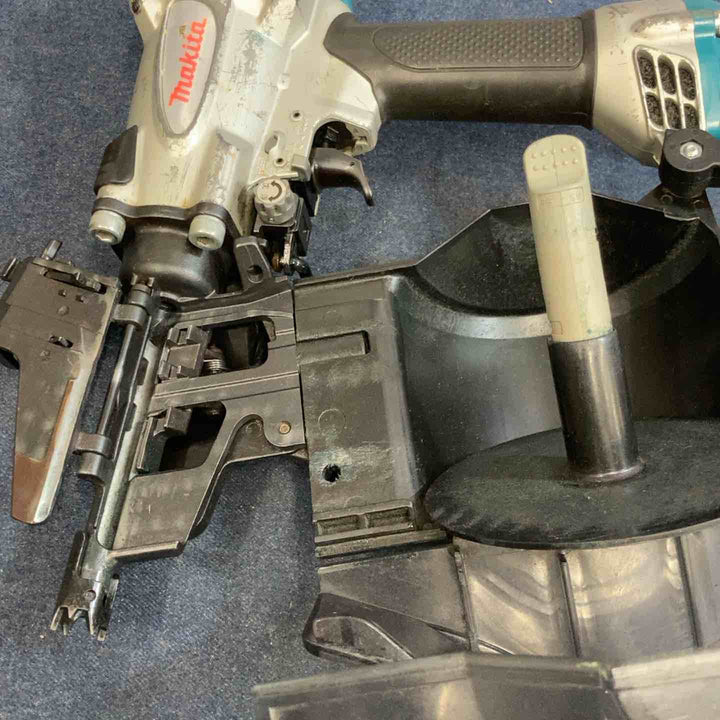 ◇マキタ(makita) 高圧エア釘打ち機 AN910H 90mm ワイヤ釘・シート釘【八潮店】