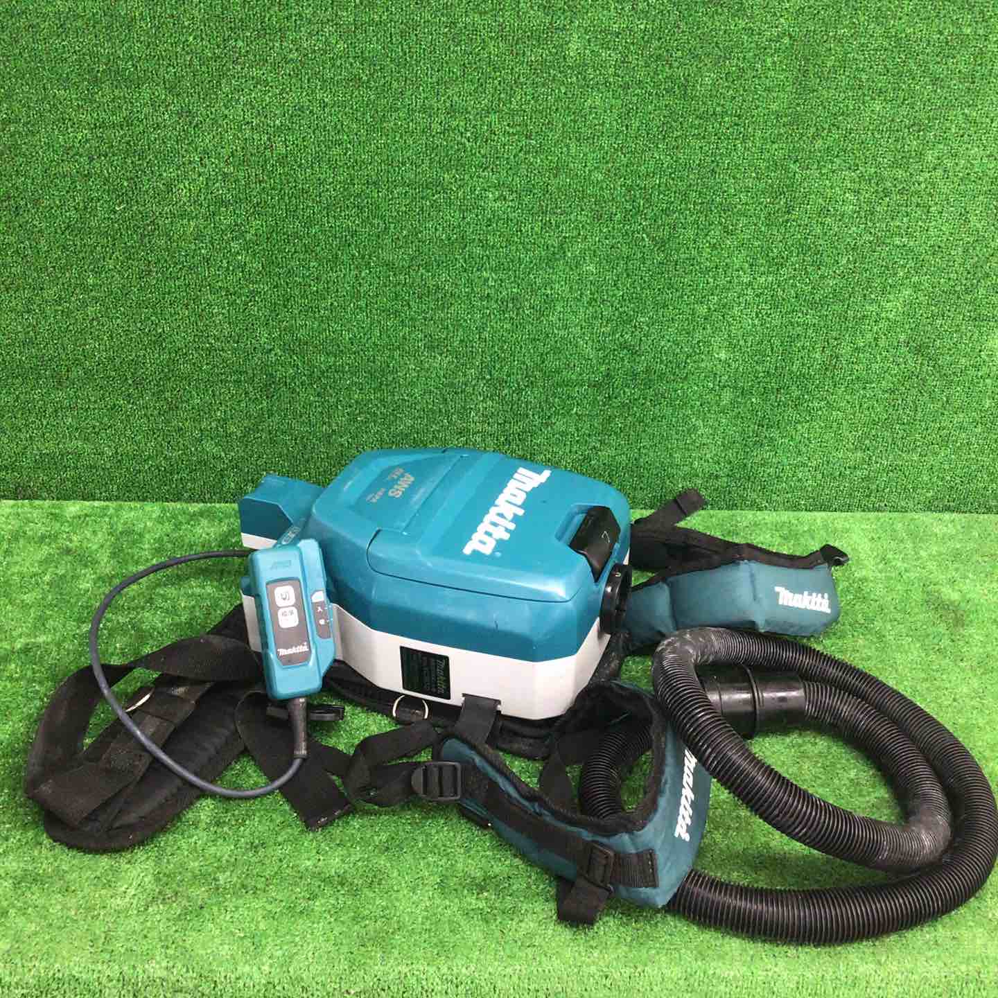 中古Makita スティッククリーナー 本体 Makita マキタ スティッククリーナー本体 充電器付き ホワイト