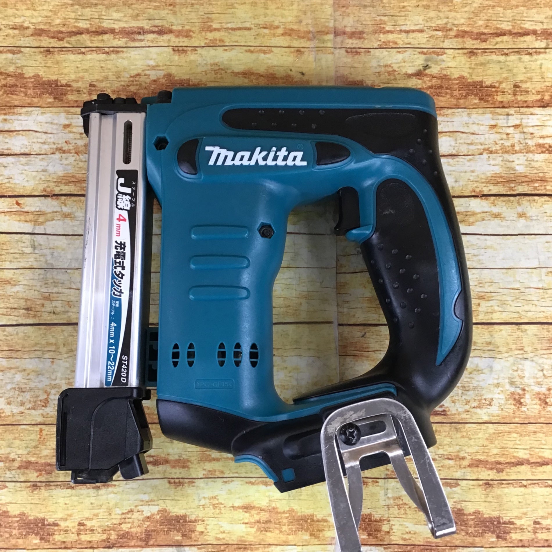 マキタ(makita) 14.4V 4mm J線 コードレスタッカ ST420DRF【川崎