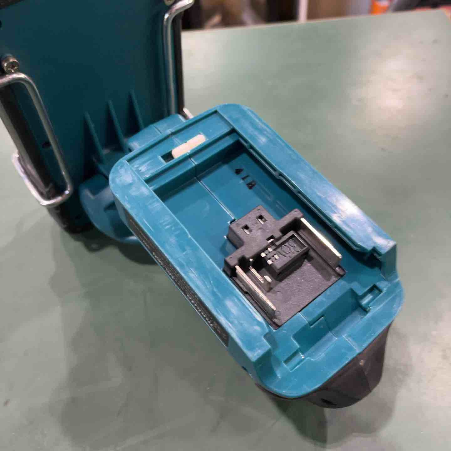 ☆マキタ(makita) コードレス蛍光灯 ML360【川口店】 – アクトツール