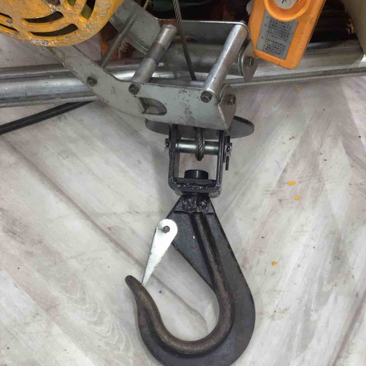 リョービ(RYOBI) ウインチ WI-195 ワイヤーよれ有【越谷店】