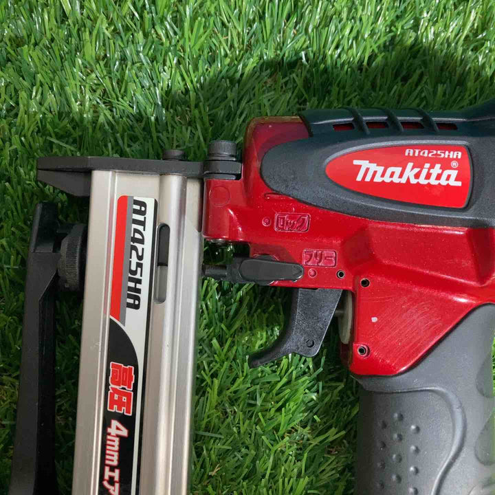 ◇マキタ(makita) 高圧エアタッカ AT425HA 打ち込み確認済み【戸田店】