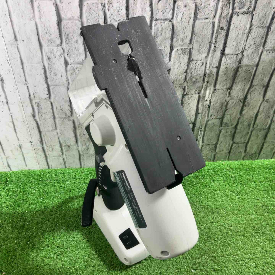 ◇パナソニック(Panasonic)  コードレス角穴カッター EZ4543LR1S-B【川口店】