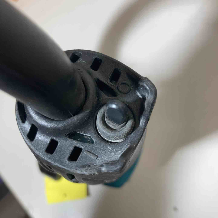 ☆マキタ(makita) 100mmディスクグラインダ GA4033　本体のみ【戸田店】