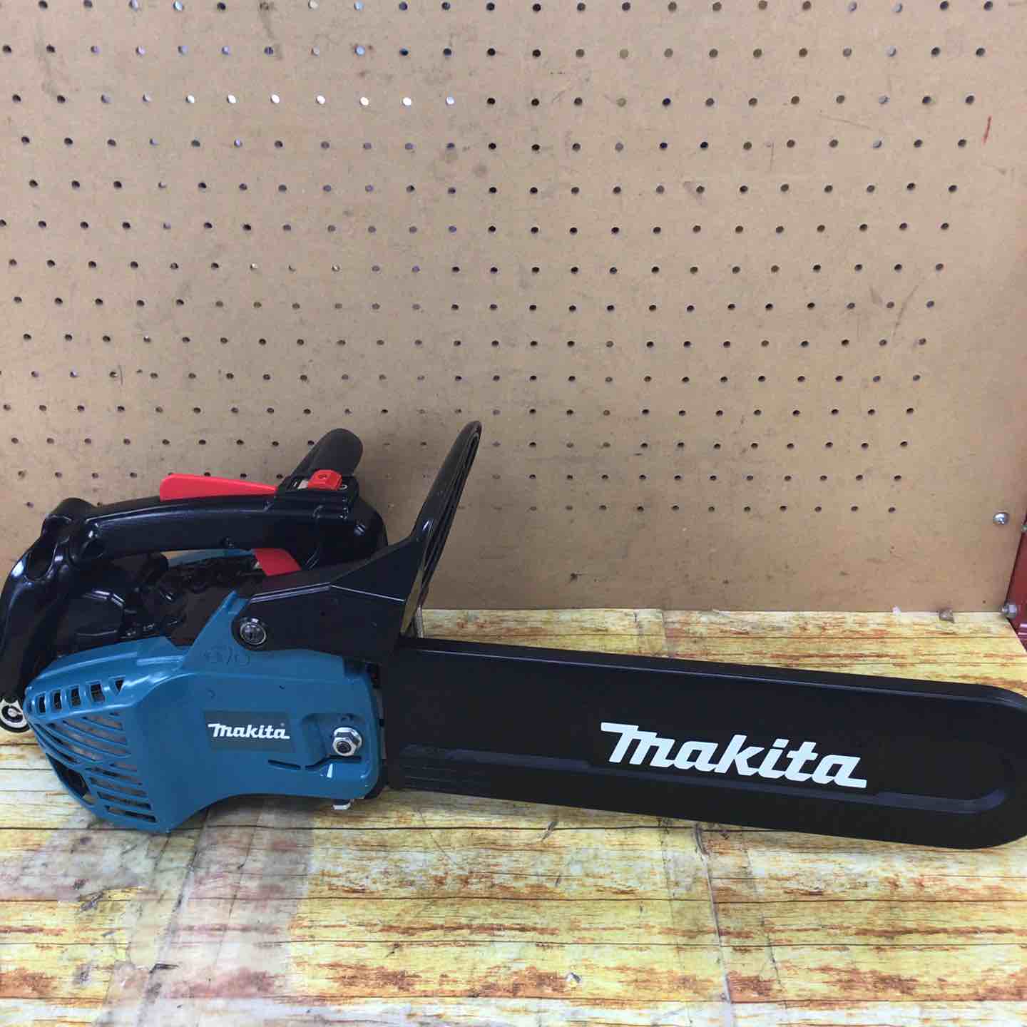 マキタ 未使用 MEA3110TM エンジンチェンソー 350mmうるま市田場 